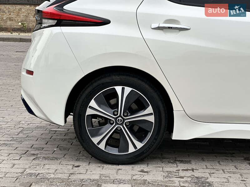 Хэтчбек Nissan Leaf 2019 в Ровно