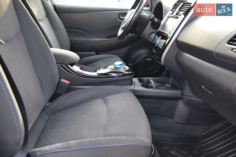 Хэтчбек Nissan Leaf 2016 в Луцке