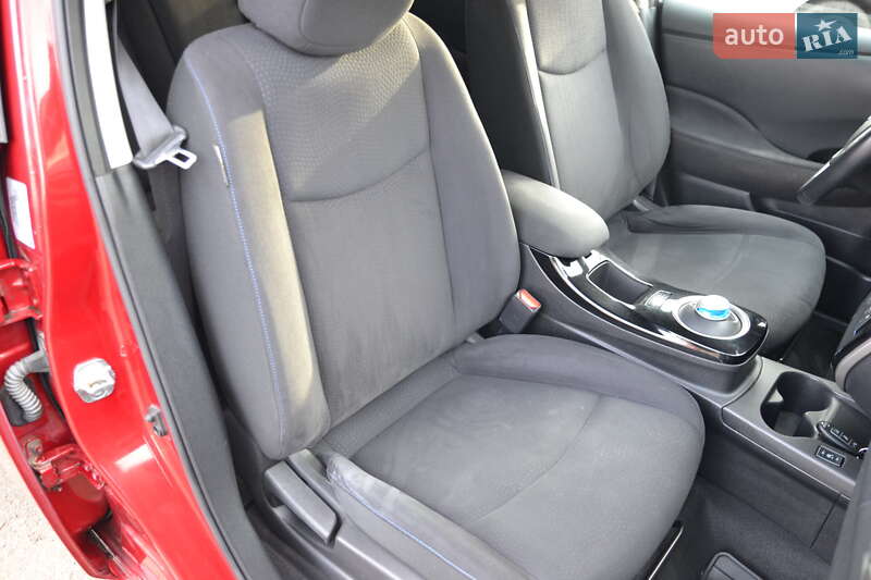 Хэтчбек Nissan Leaf 2016 в Луцке