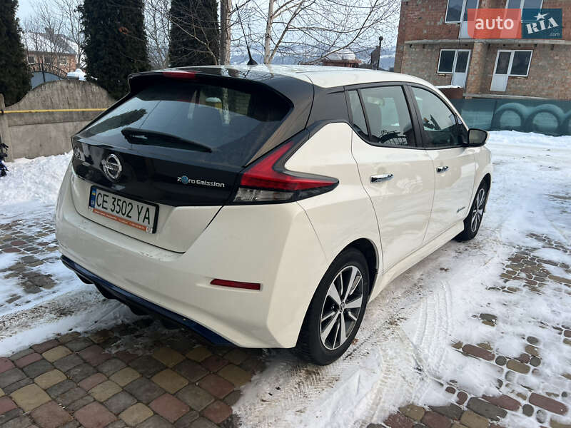 Хэтчбек Nissan Leaf 2018 в Черновцах
