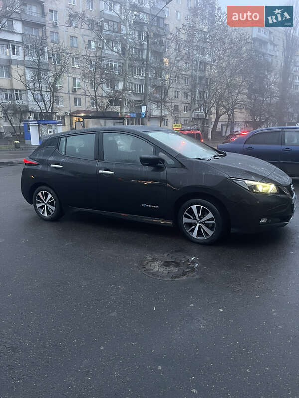 Хэтчбек Nissan Leaf 2018 в Одессе
