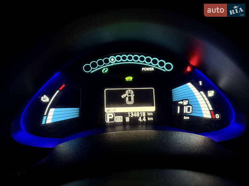 Хэтчбек Nissan Leaf 2016 в Умани