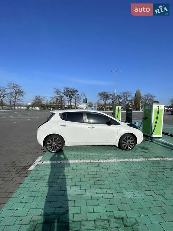 Хэтчбек Nissan Leaf 2013 в Одессе