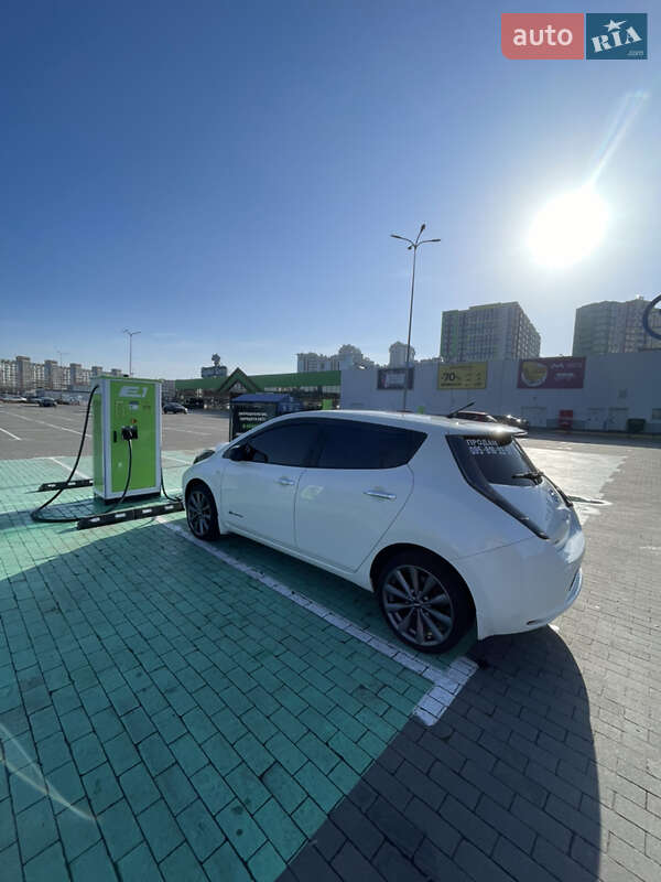 Хэтчбек Nissan Leaf 2013 в Одессе