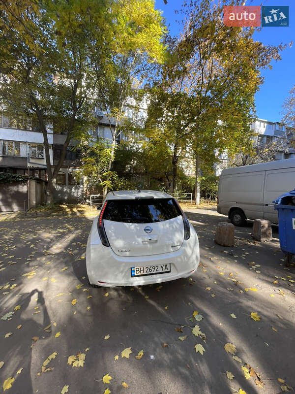 Хэтчбек Nissan Leaf 2013 в Одессе