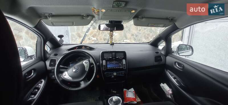 Хетчбек Nissan Leaf 2017 в Надвірній фото 10 Хетчбек Nissan Leaf 2017 в Надвірній