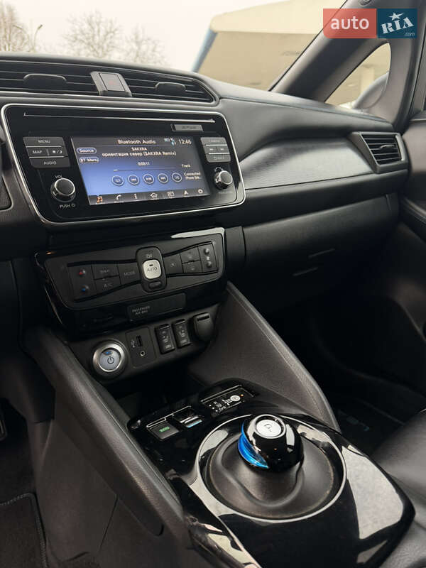 Хэтчбек Nissan Leaf 2018 в Каменском