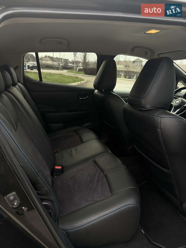 Хэтчбек Nissan Leaf 2018 в Каменском