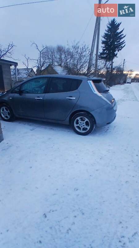 Хэтчбек Nissan Leaf 2013 в Луцке