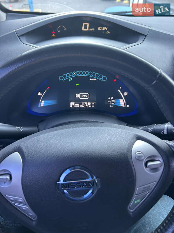 Хэтчбек Nissan Leaf 2015 в Одессе