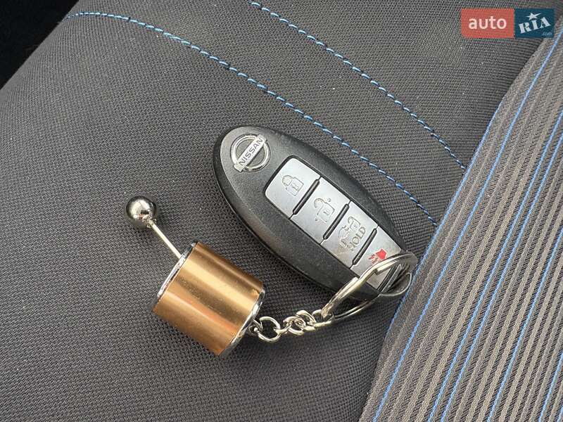 Хэтчбек Nissan Leaf 2018 в Киеве