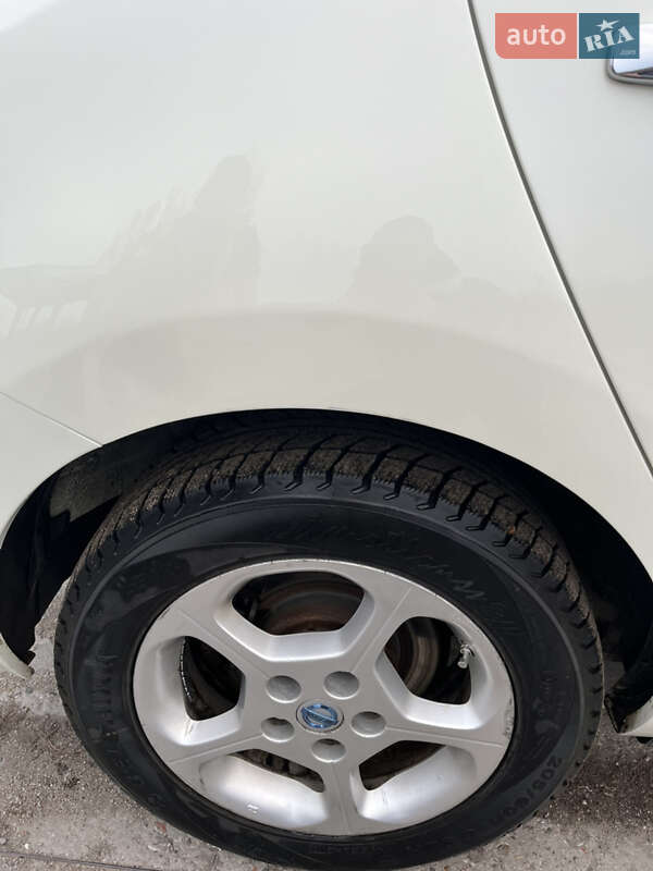 Хэтчбек Nissan Leaf 2012 в Белгороде-Днестровском