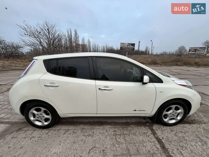 Хэтчбек Nissan Leaf 2012 в Белгороде-Днестровском