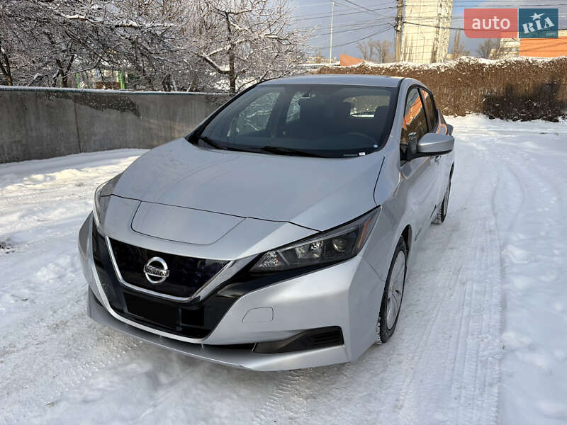 Хэтчбек Nissan Leaf 2018 в Киеве