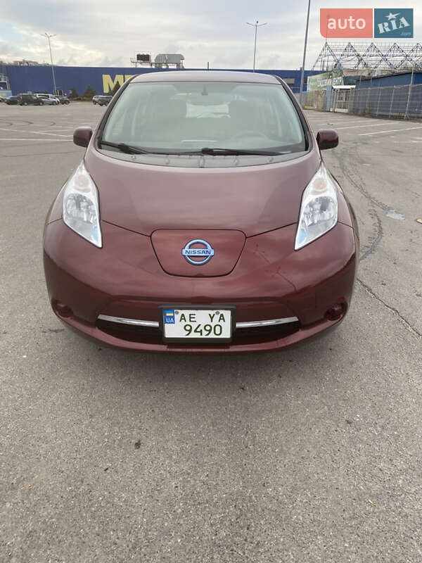 Хэтчбек Nissan Leaf 2017 в Днепре