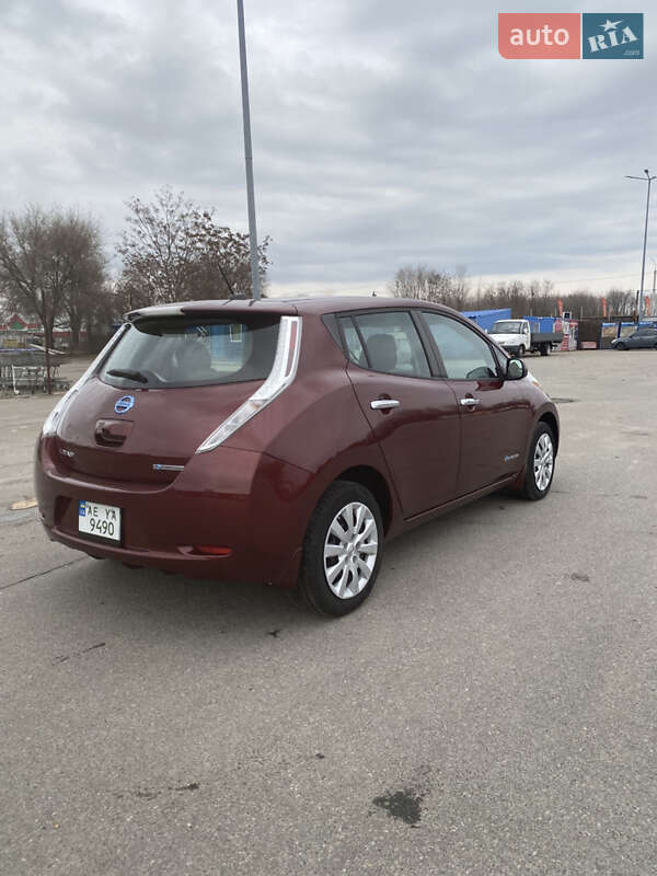 Хэтчбек Nissan Leaf 2017 в Днепре