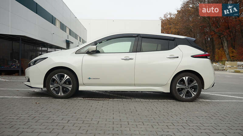 Хэтчбек Nissan Leaf 2019 в Львове