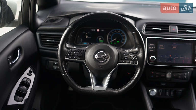 Хэтчбек Nissan Leaf 2019 в Львове