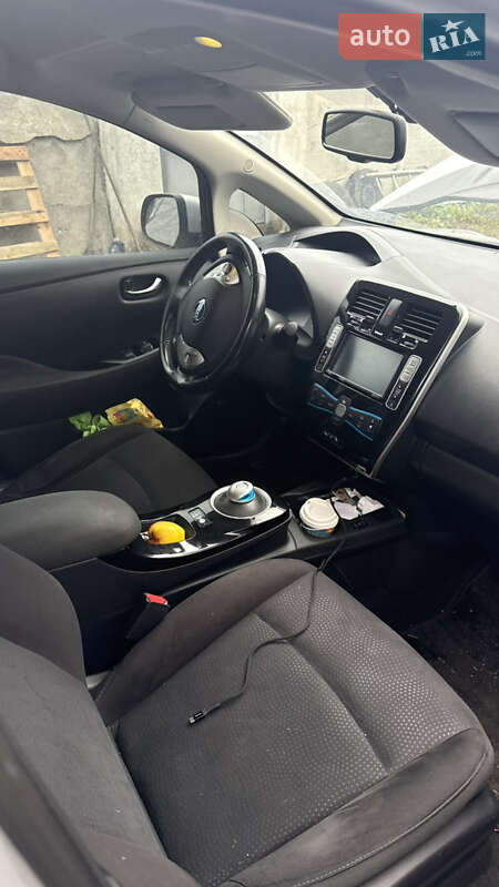 Хэтчбек Nissan Leaf 2017 в Полтаве