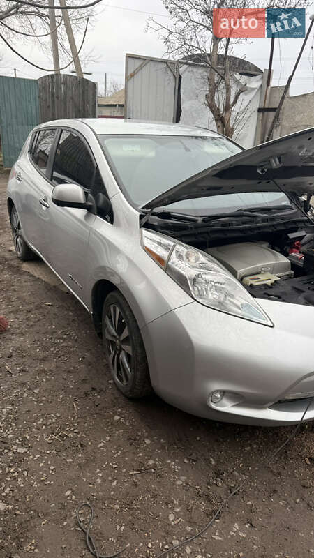 Хэтчбек Nissan Leaf 2017 в Полтаве