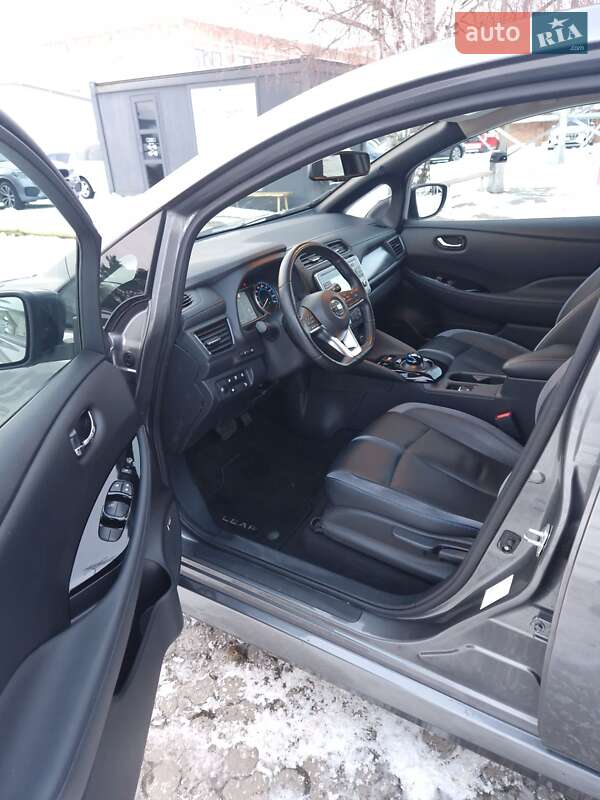 Хэтчбек Nissan Leaf 2019 в Черновцах