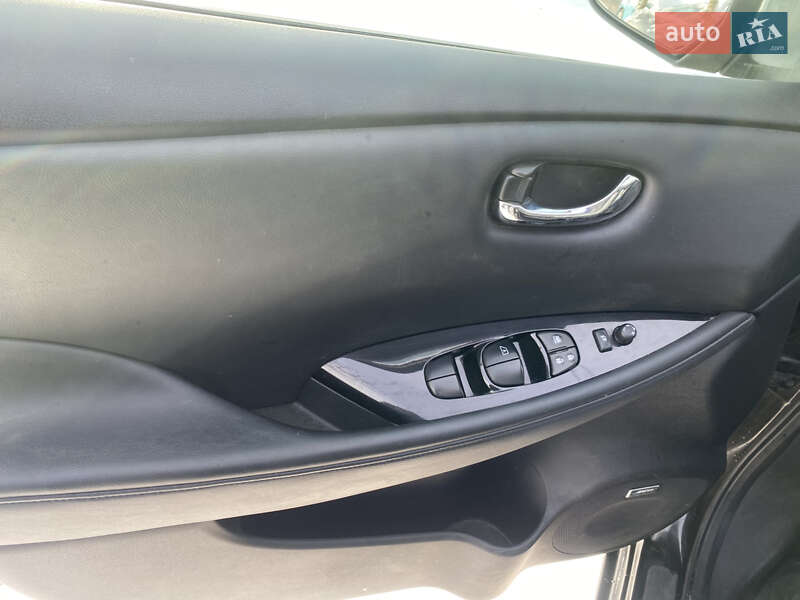 Хэтчбек Nissan Leaf 2014 в Черновцах