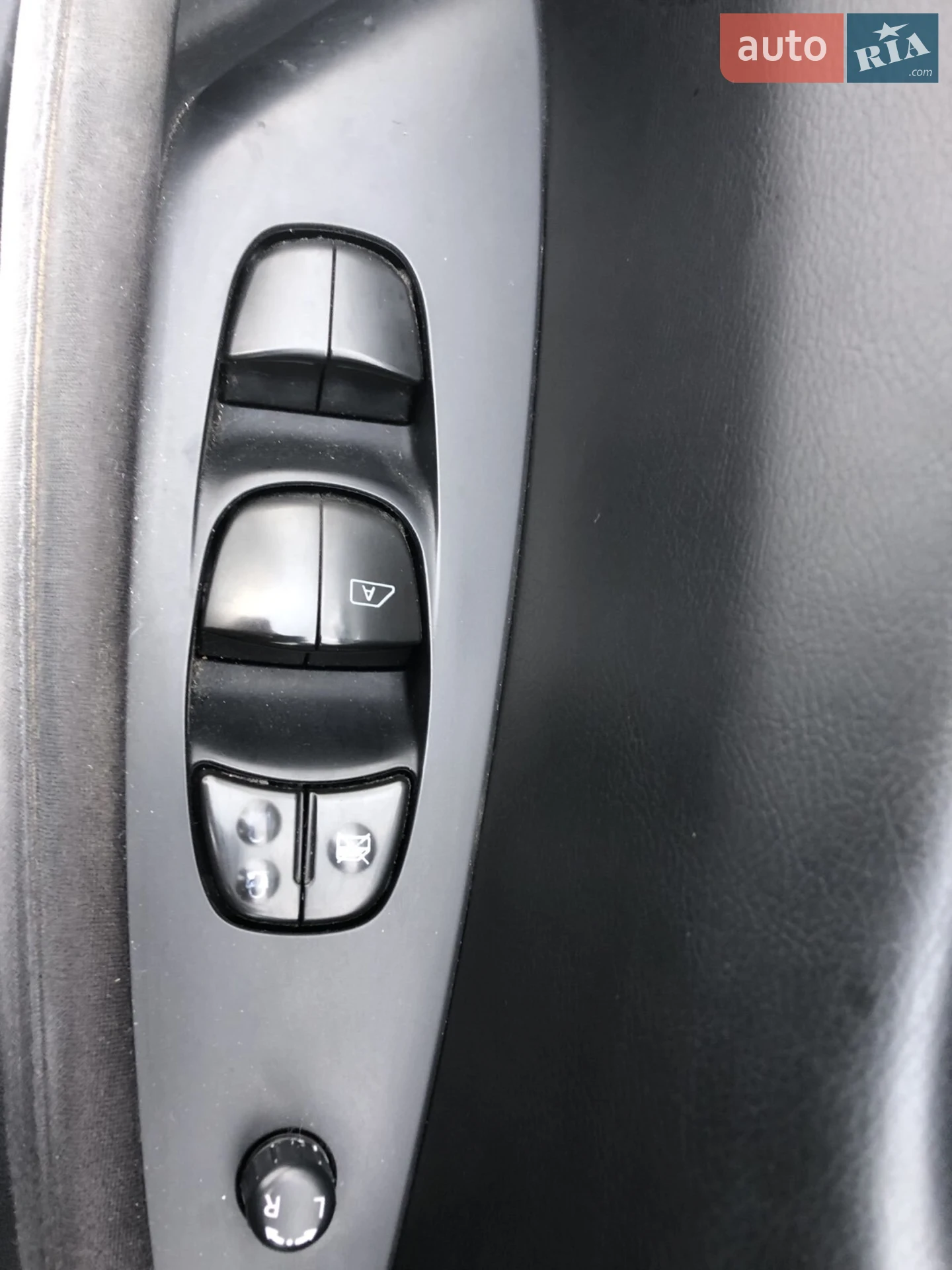 2017 Nissan Leaf - мініатюра 4