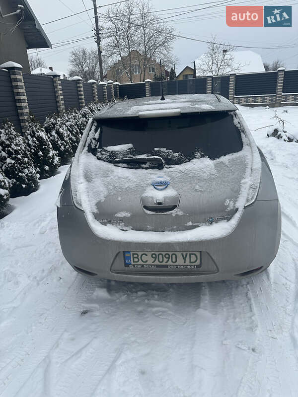 Хэтчбек Nissan Leaf 2016 в Стрые