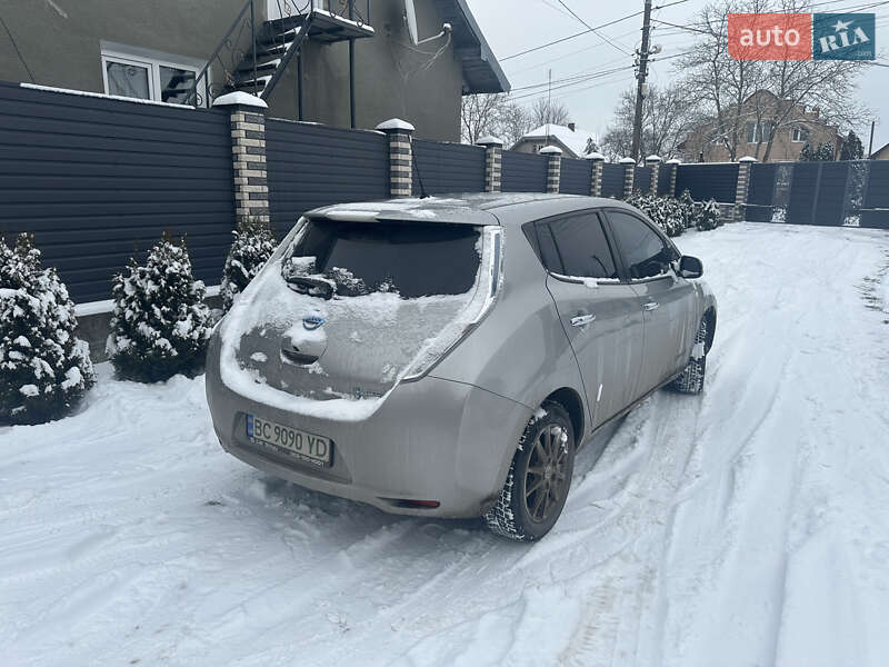 Хэтчбек Nissan Leaf 2016 в Стрые