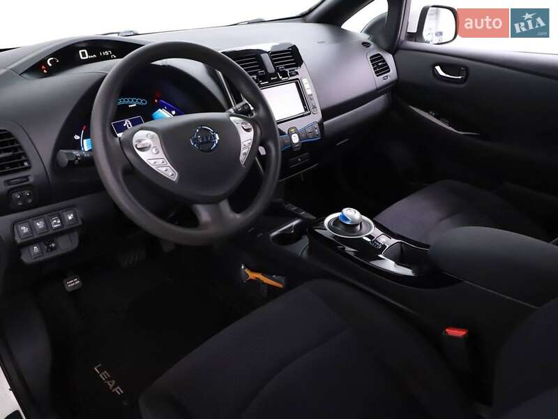 Хэтчбек Nissan Leaf 2016 в Николаеве