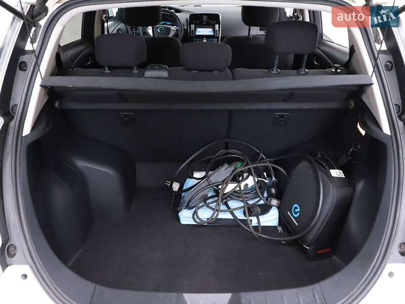 Хэтчбек Nissan Leaf 2016 в Николаеве