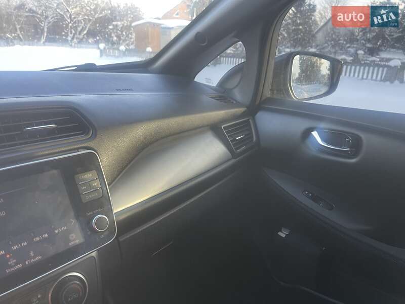 Хэтчбек Nissan Leaf 2021 в Тернополе