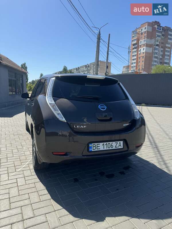 Хэтчбек Nissan Leaf 2016 в Николаеве