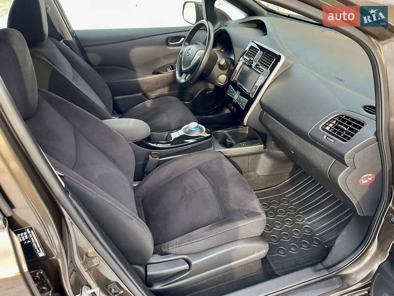 Хэтчбек Nissan Leaf 2016 в Тернополе