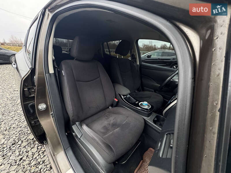 Хэтчбек Nissan Leaf 2016 в Стрые