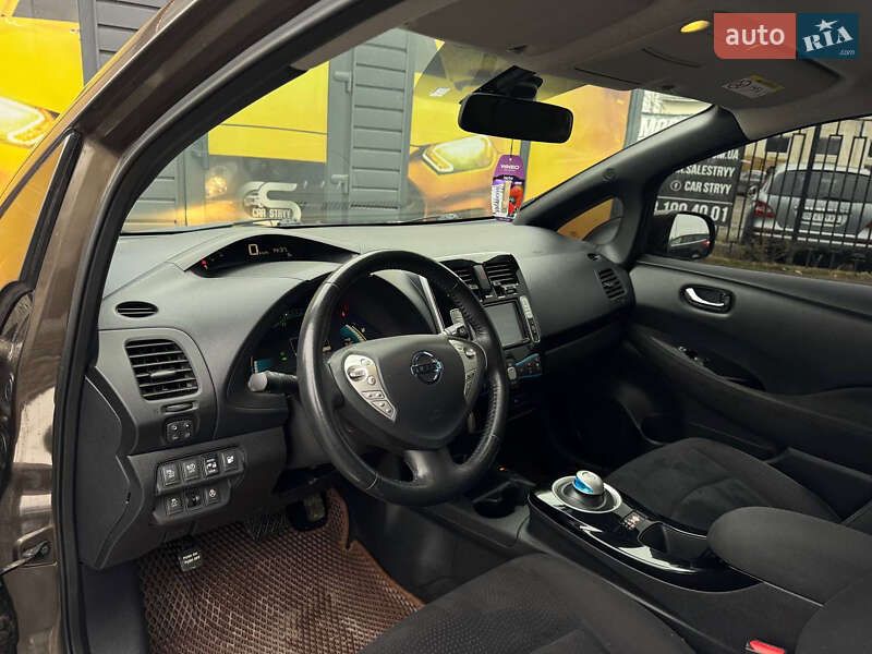 Хэтчбек Nissan Leaf 2016 в Стрые