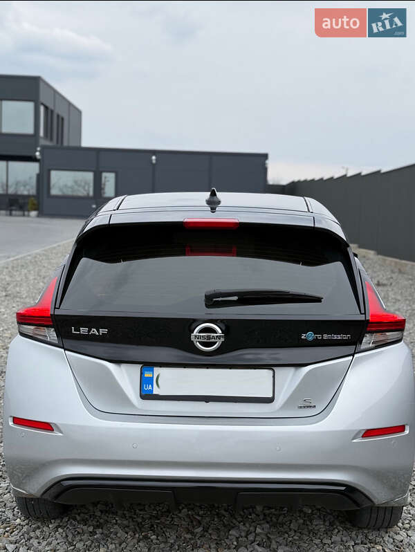 Хэтчбек Nissan Leaf 2022 в Черновцах