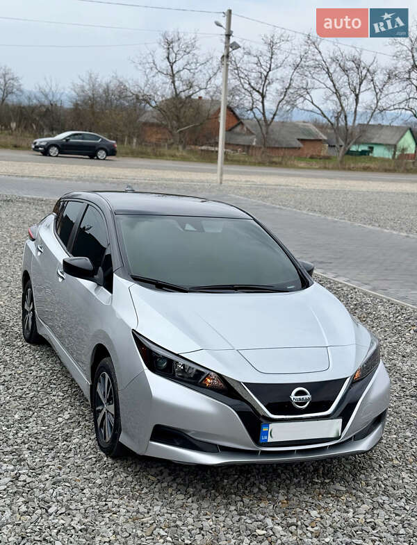 Хэтчбек Nissan Leaf 2022 в Черновцах