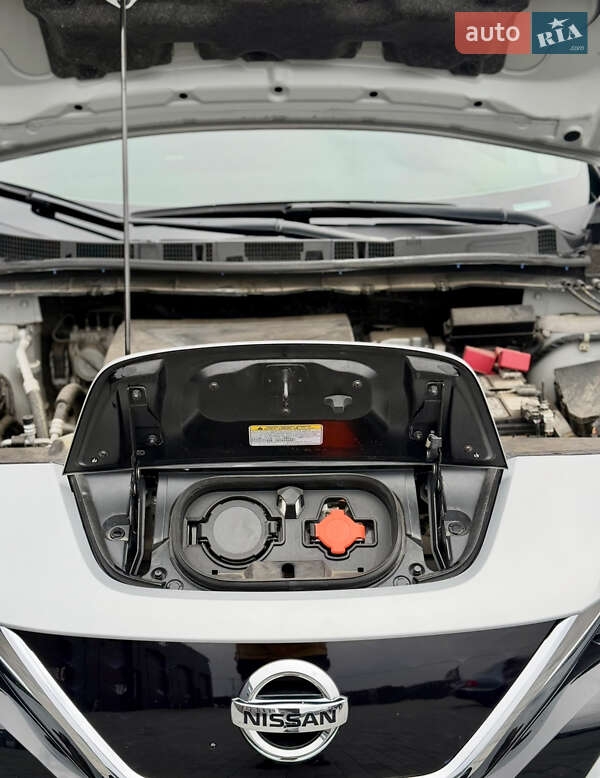 Хэтчбек Nissan Leaf 2022 в Черновцах