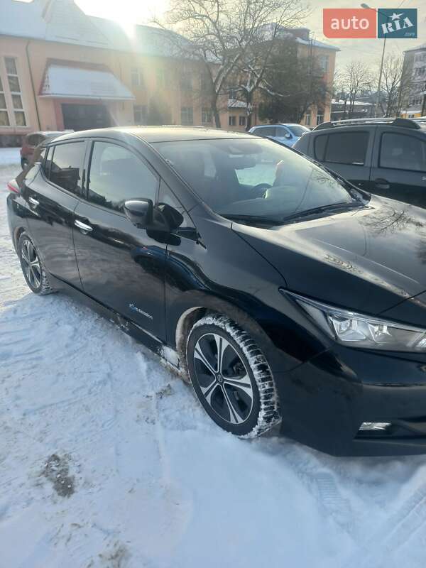 Хэтчбек Nissan Leaf 2019 в Долине