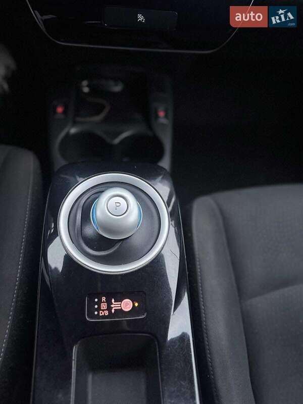 Хэтчбек Nissan Leaf 2014 в Владимире