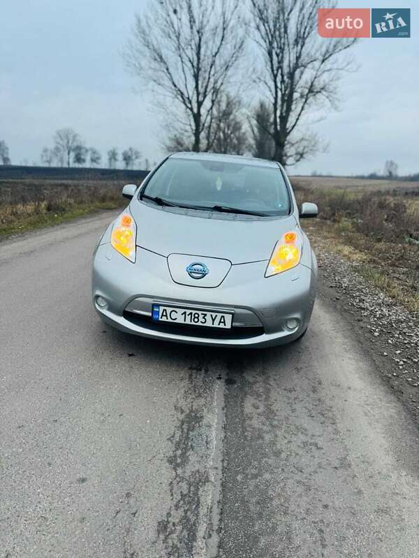 Хэтчбек Nissan Leaf 2014 в Владимире