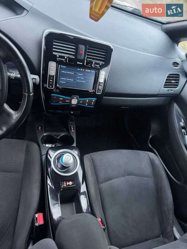 Хэтчбек Nissan Leaf 2014 в Владимире