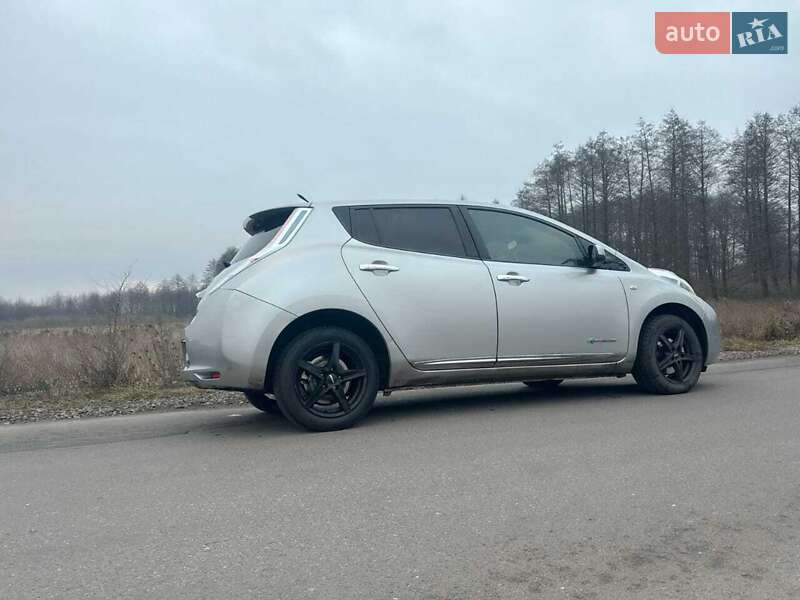 Хэтчбек Nissan Leaf 2014 в Владимире