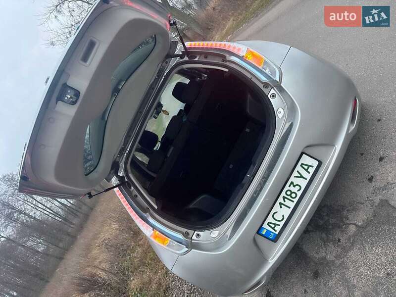 Хэтчбек Nissan Leaf 2014 в Владимире