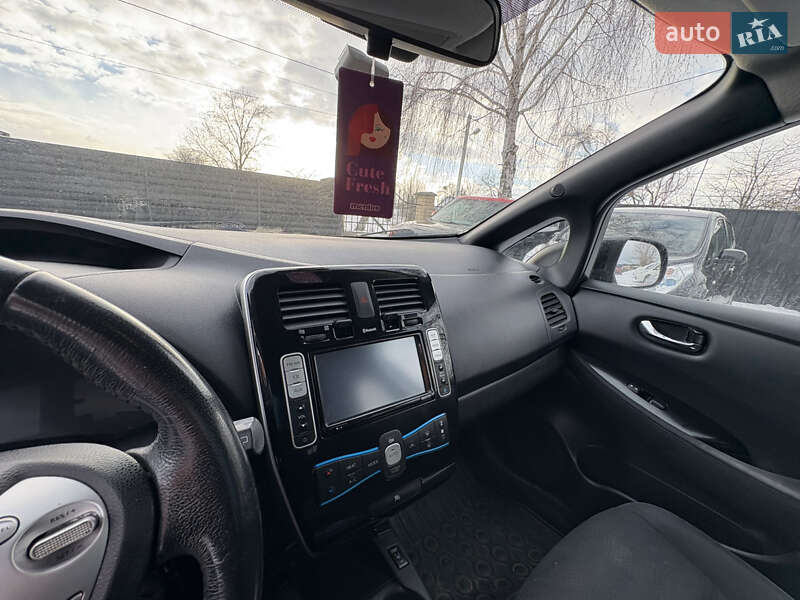 Хэтчбек Nissan Leaf 2014 в Луцке