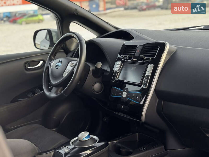 Хэтчбек Nissan Leaf 2016 в Львове