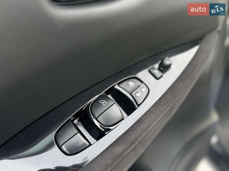 Хэтчбек Nissan Leaf 2016 в Львове