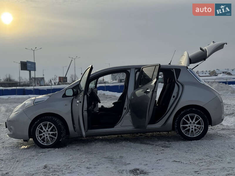 Хэтчбек Nissan Leaf 2016 в Львове