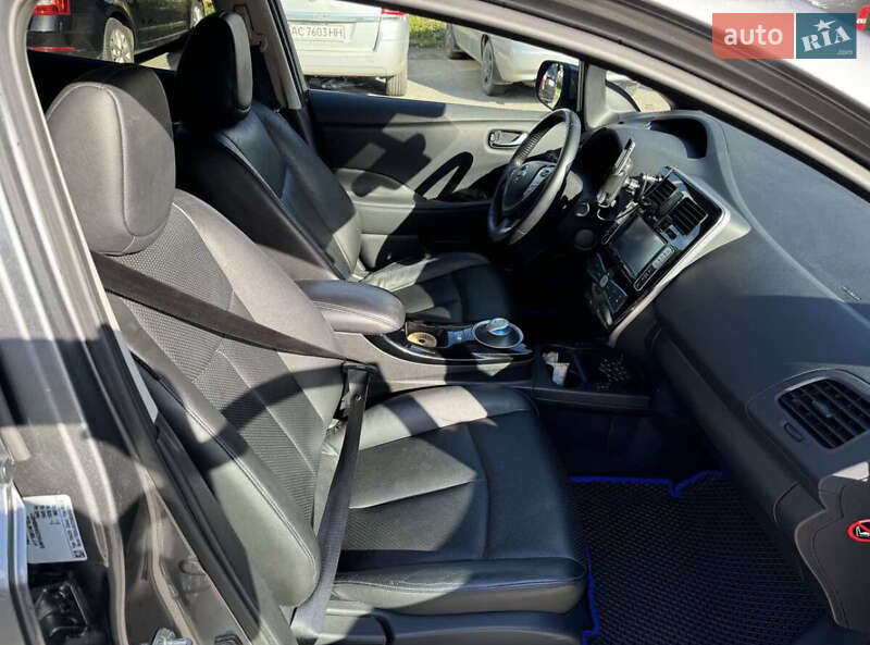 Хэтчбек Nissan Leaf 2013 в Луцке